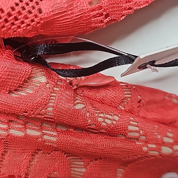 5/25 ❤️ Lovers + Friends cut out back peach lace mini dress - Picture 4 of 9